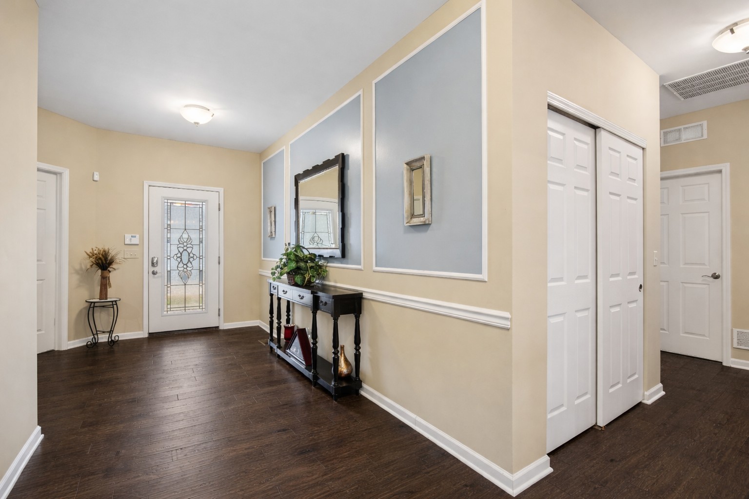 11914 Hollister Court, Huntley, IL