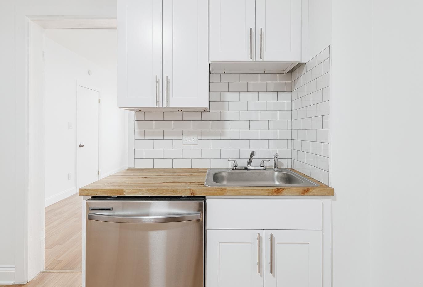 1430 W Superior Street #2R, Chicago, IL