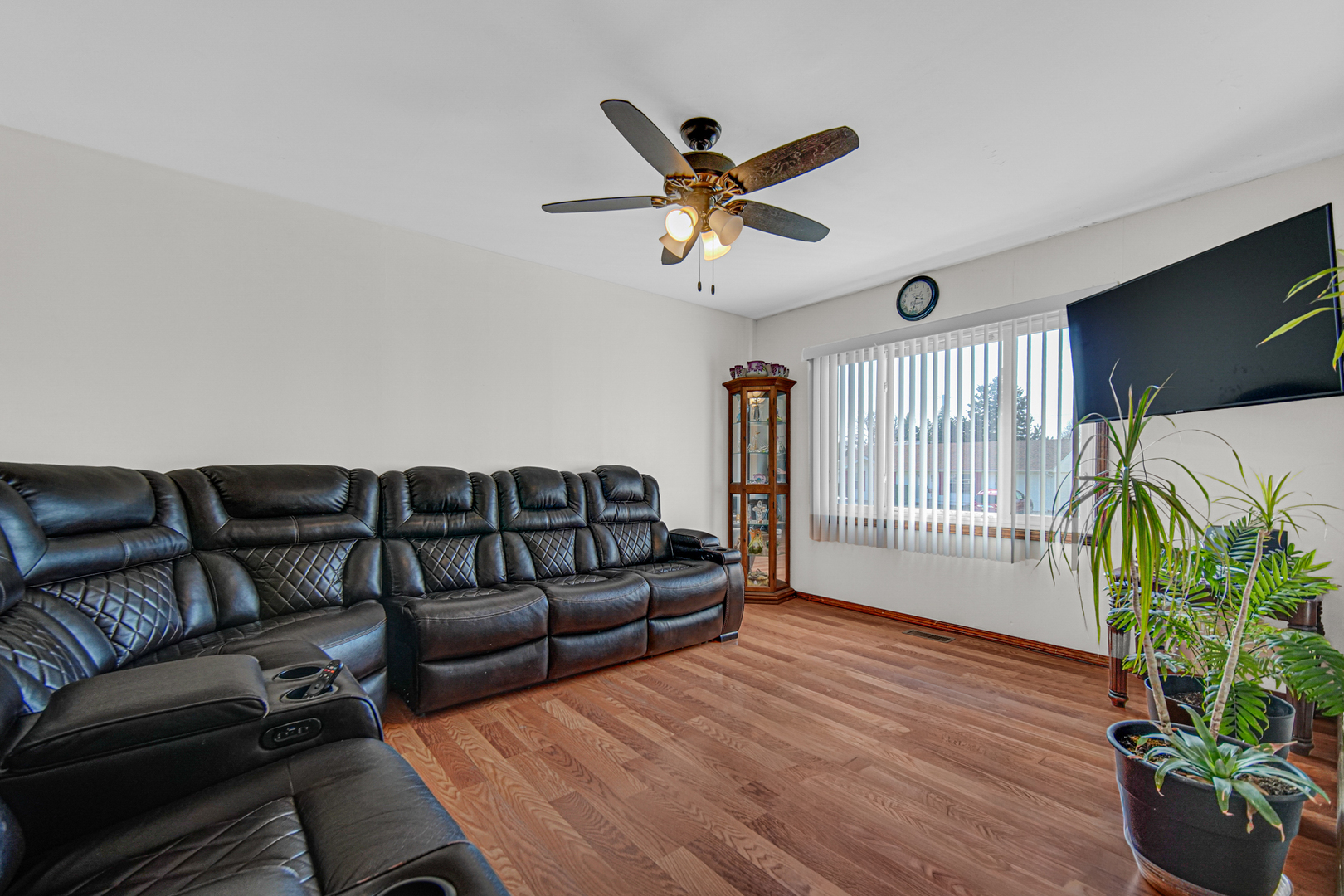 327 Emery Avenue, Romeoville, IL