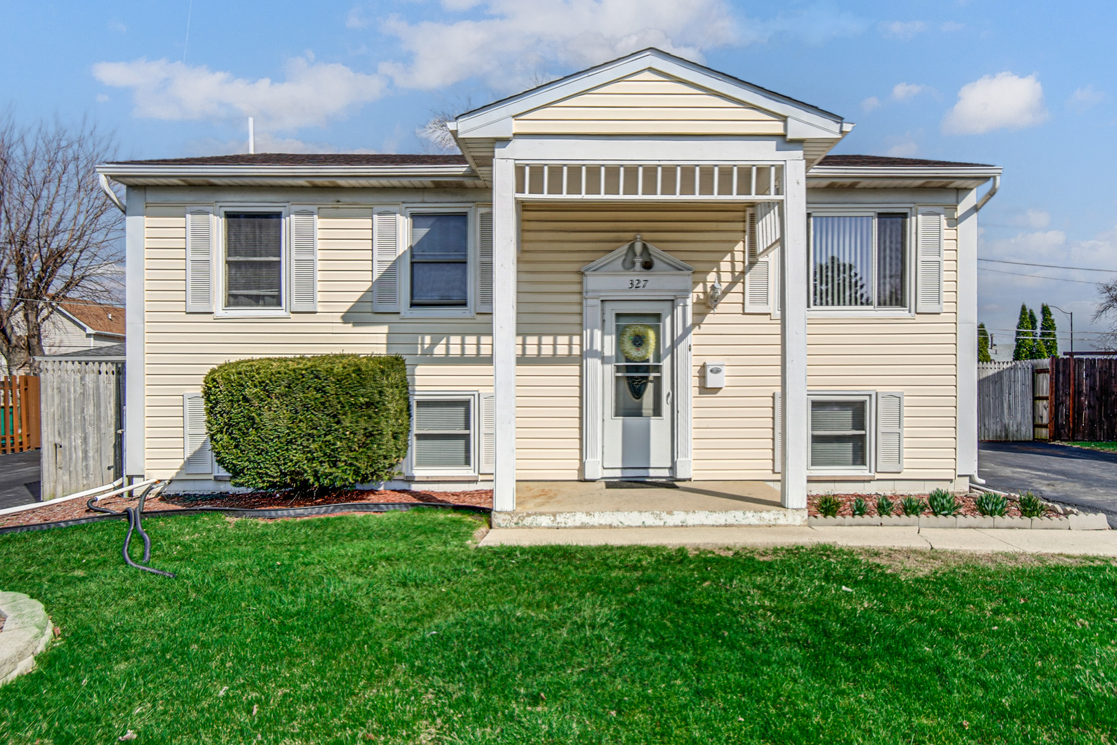 327 Emery Avenue, Romeoville, IL