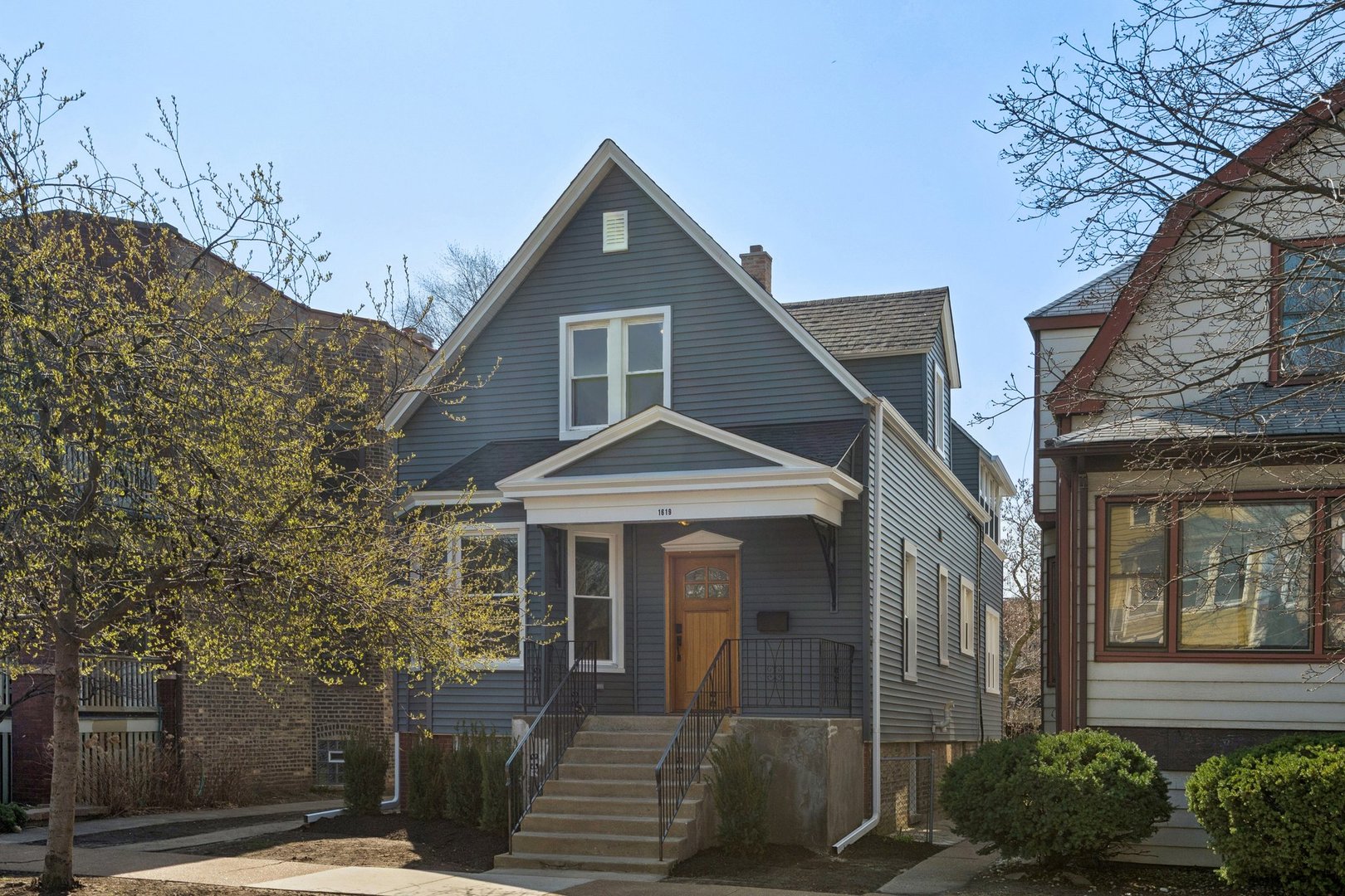 1619 W Bryn Mawr Avenue, Chicago, IL