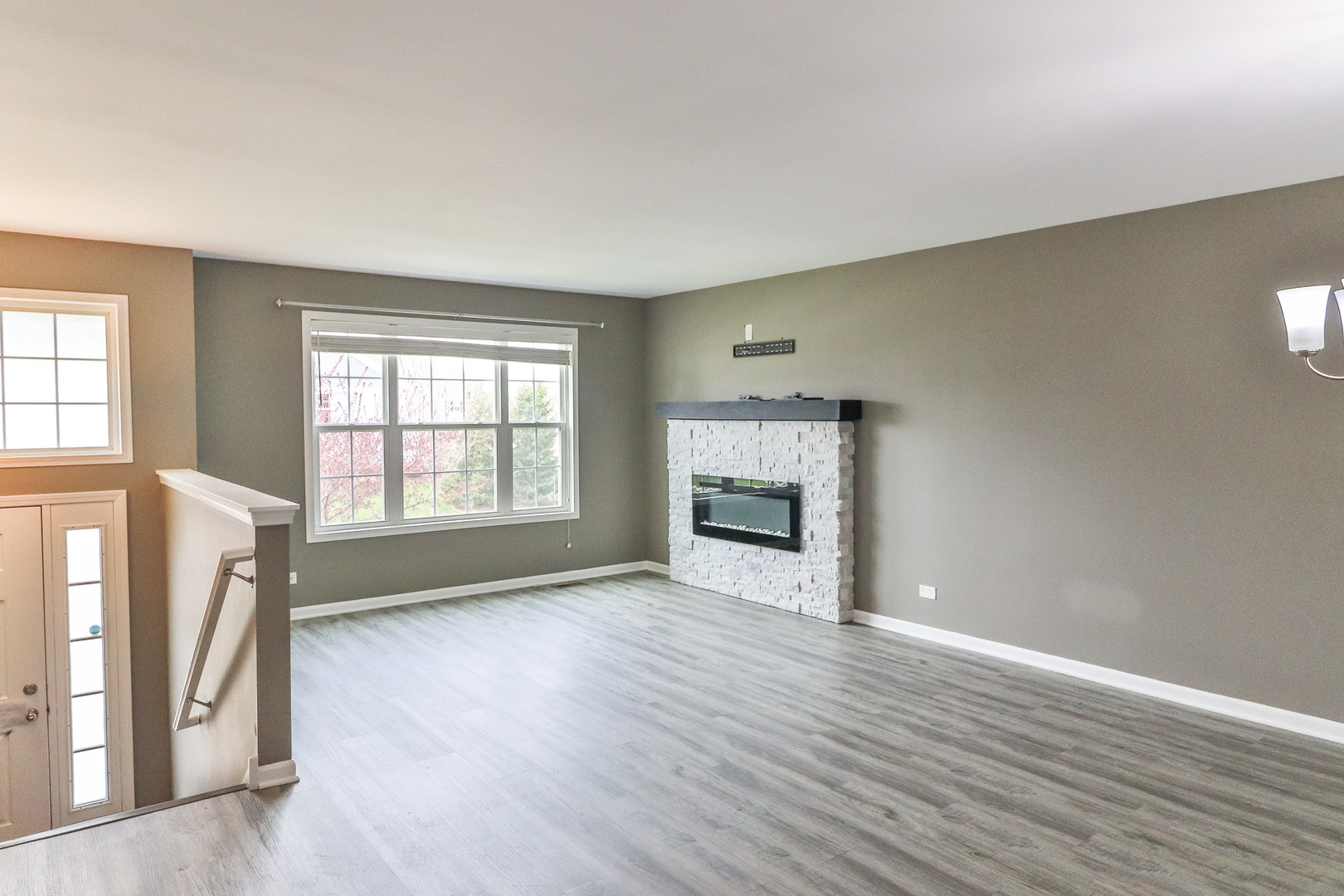 1125 Alta Vista Drive, Pingree Grove, IL