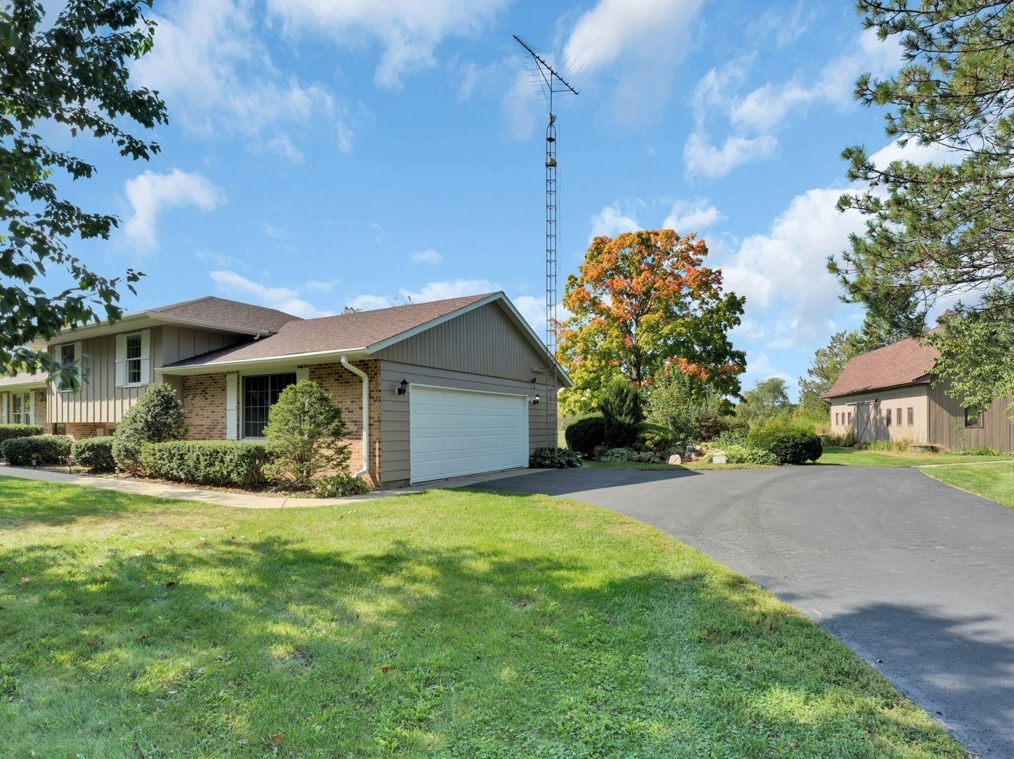 3303 Vermont Road, Woodstock, IL