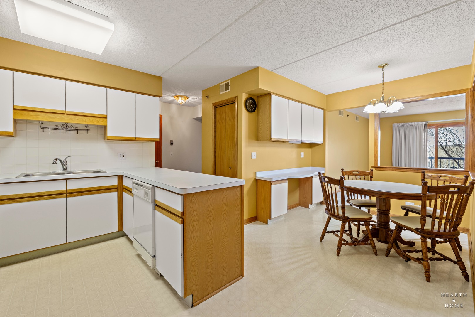 6755 N Milwaukee Avenue #303, Niles, IL