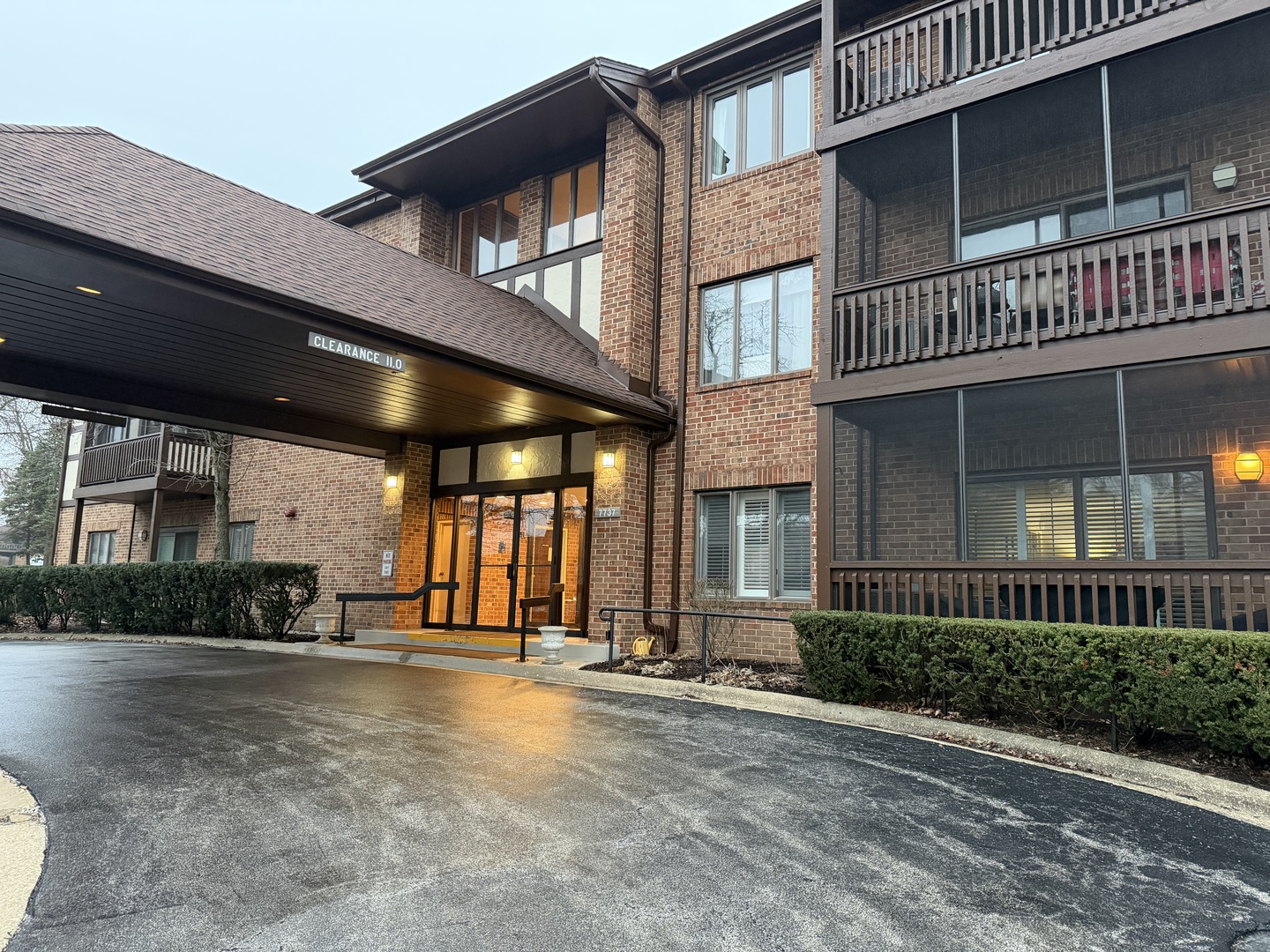 7737 W Golf Drive #101, Palos Heights, IL