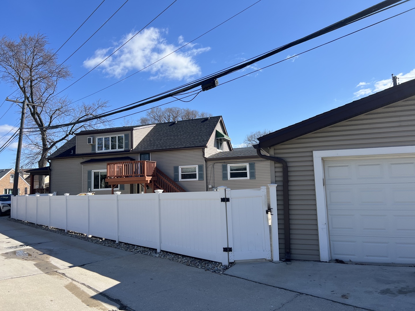 7813 W 65th Place, Bedford Park, IL