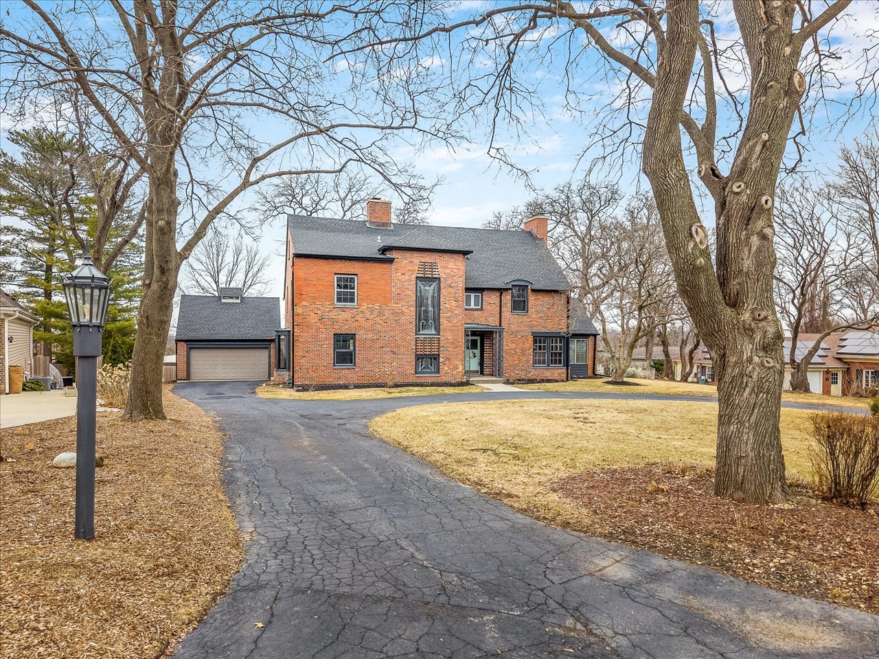 2014 Glenview Road, Rockford, IL