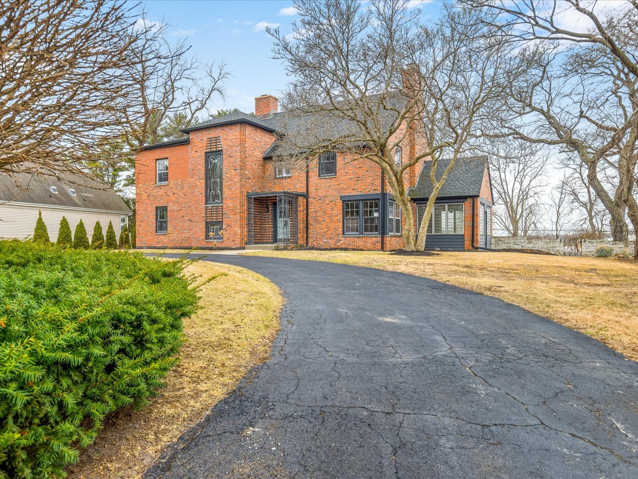 2014 Glenview Road, Rockford, IL