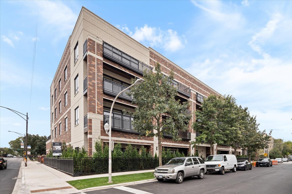3951 N Wayne Avenue #304, Chicago, IL
