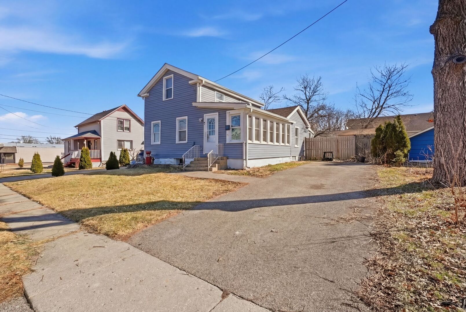 110 N Seminary Avenue, Woodstock, IL