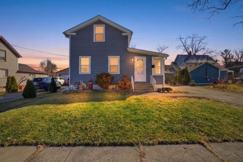 110 N Seminary Avenue, Woodstock, IL