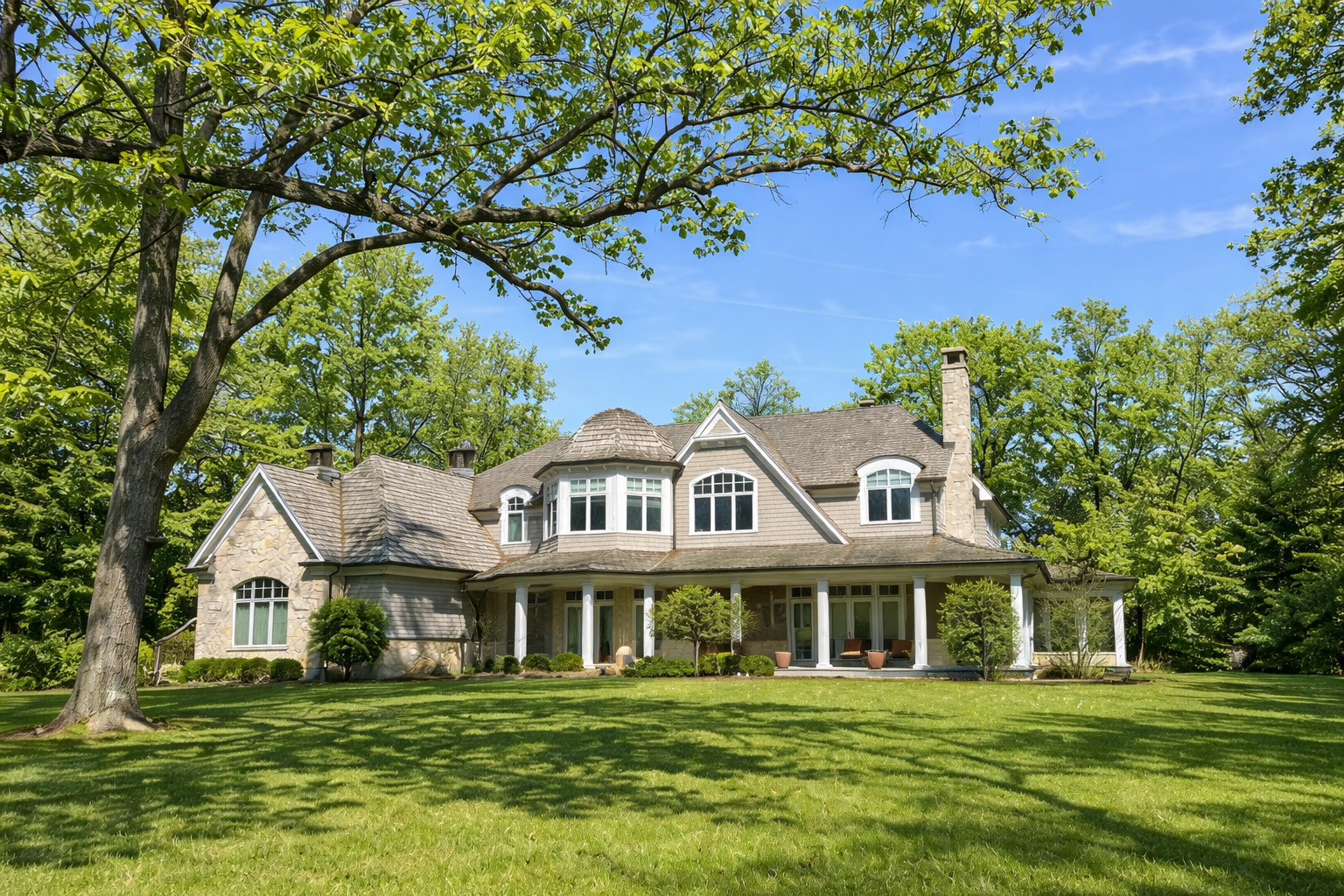 1300 ABINGTON CAMBS Drive, Lake Forest, IL