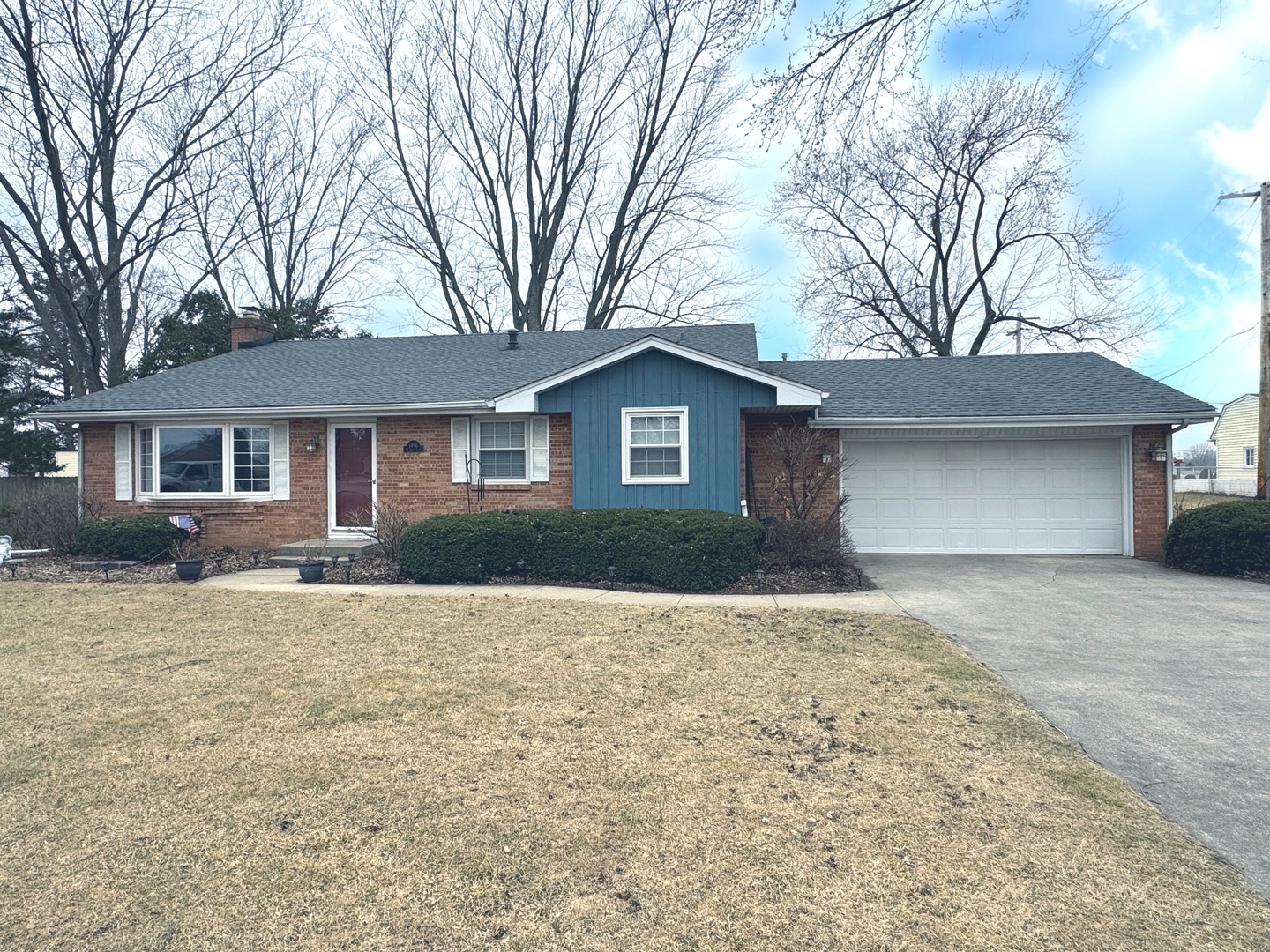 1496 W Lotus Lane, Kankakee, IL