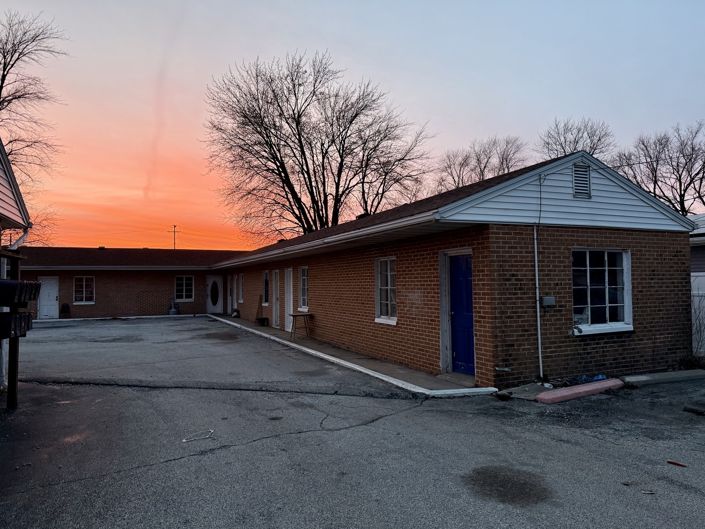 901 State Route 10 West, Clinton, IL