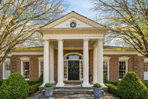 675 E Woodland Road, Lake Forest, IL