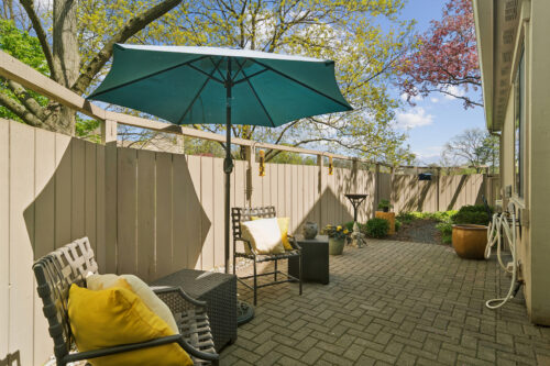 471 Old Barn Road, Lake Barrington, IL