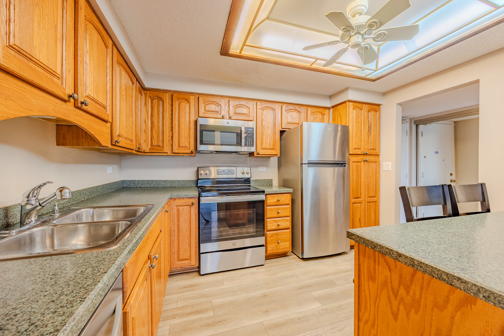 920 Vose Drive #304, Gurnee, IL