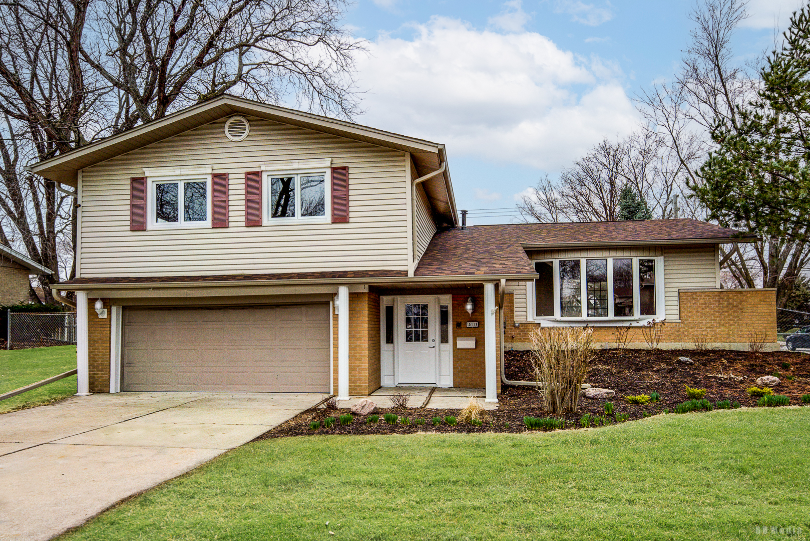 15118 Hillside Avenue, Oak Forest, IL