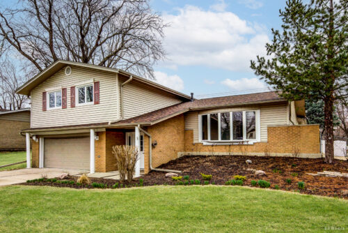 15118 Hillside Avenue, Oak Forest, IL