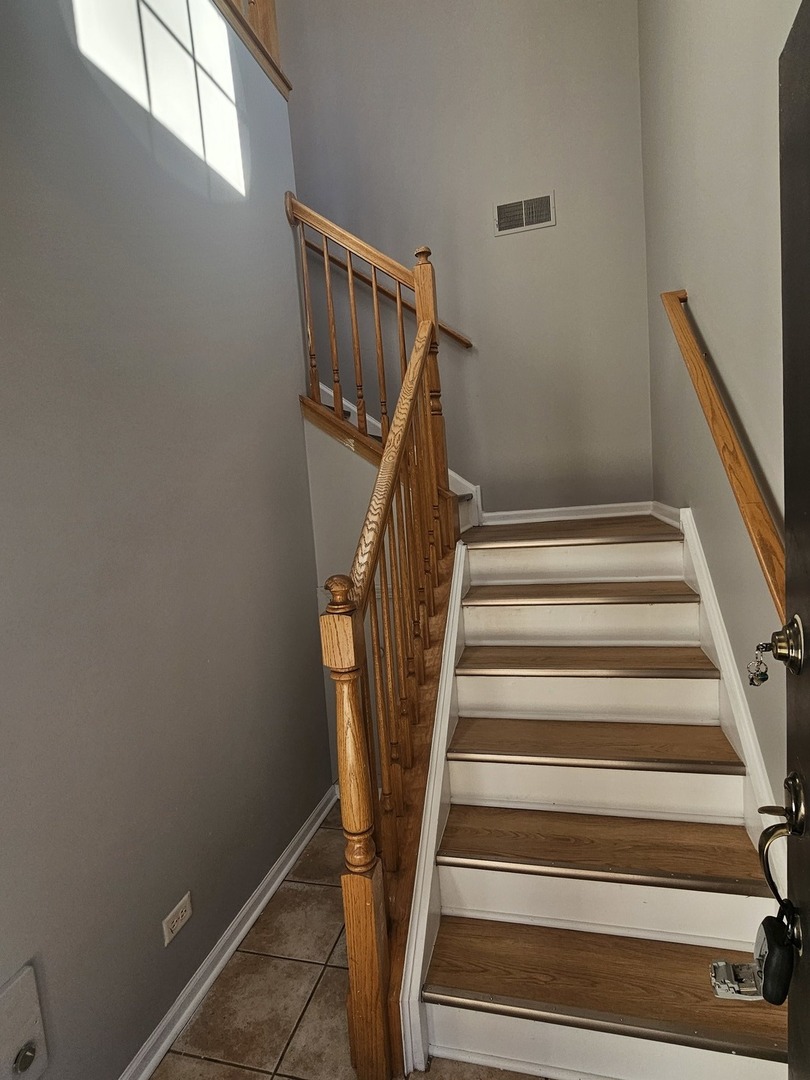 852 Woodewind Drive #-, Naperville, IL