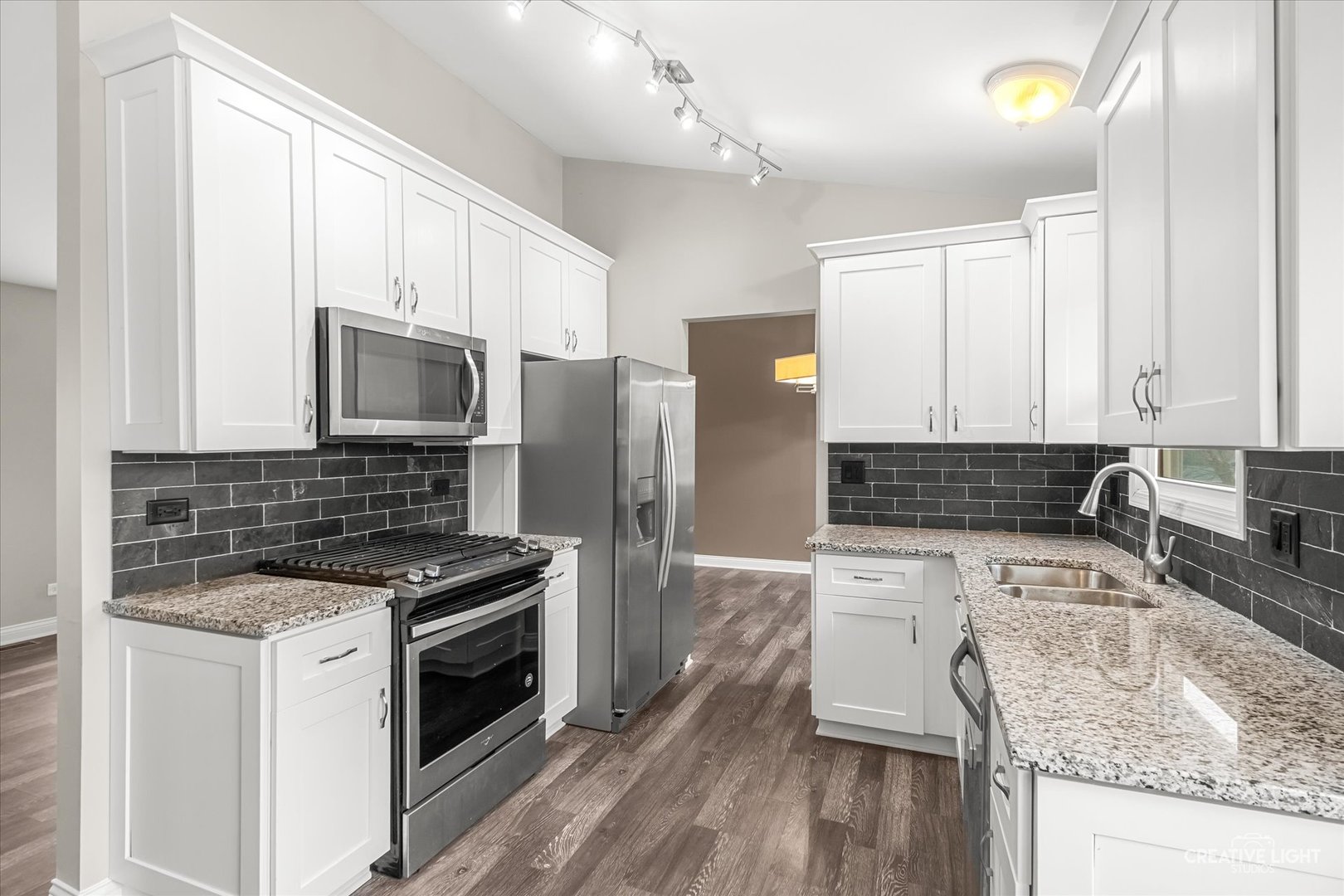 43 N Walnut Court, Streamwood, IL