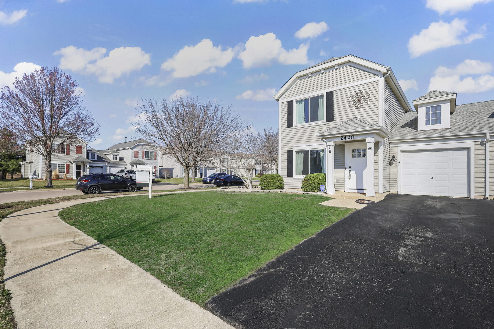 2420 Roxbury Lane, Montgomery, IL
