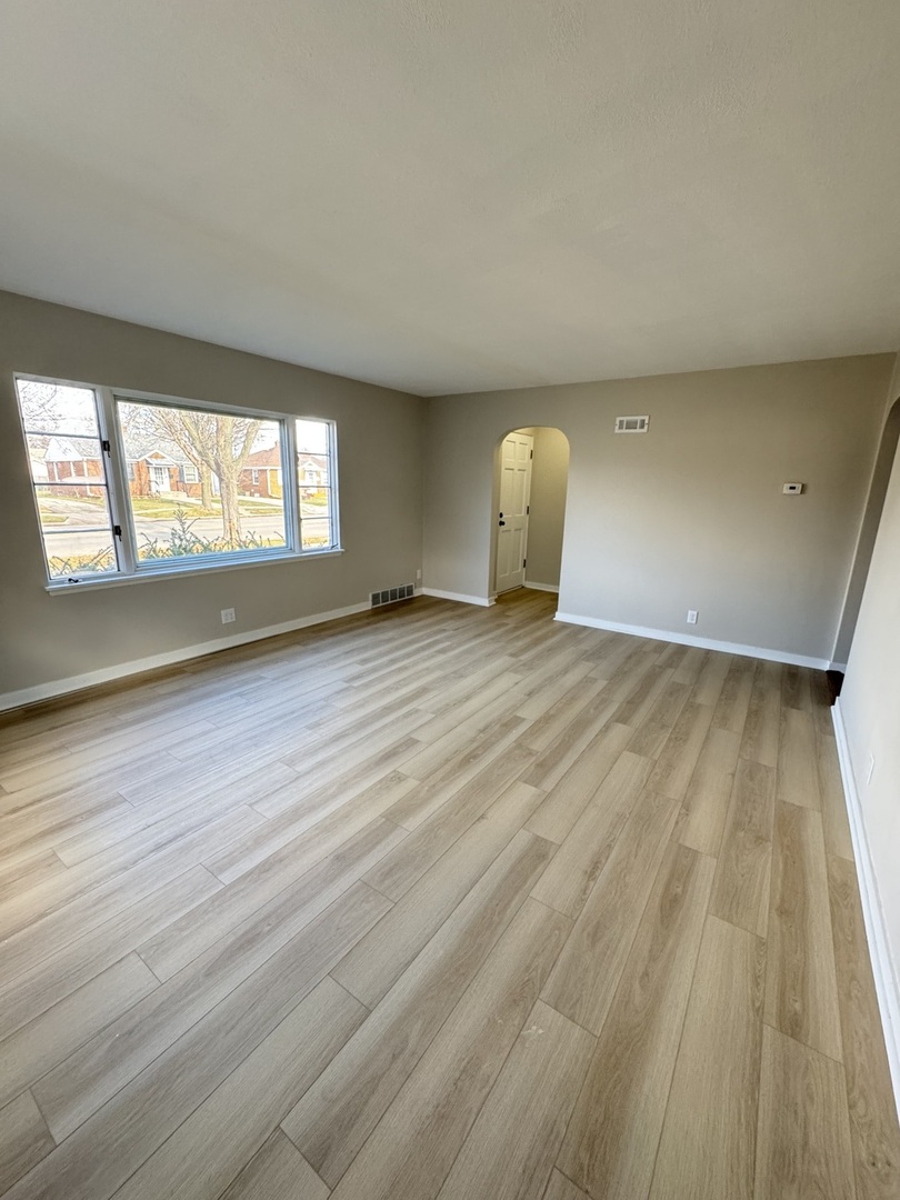 1616 Glenwood Avenue, Joliet, IL