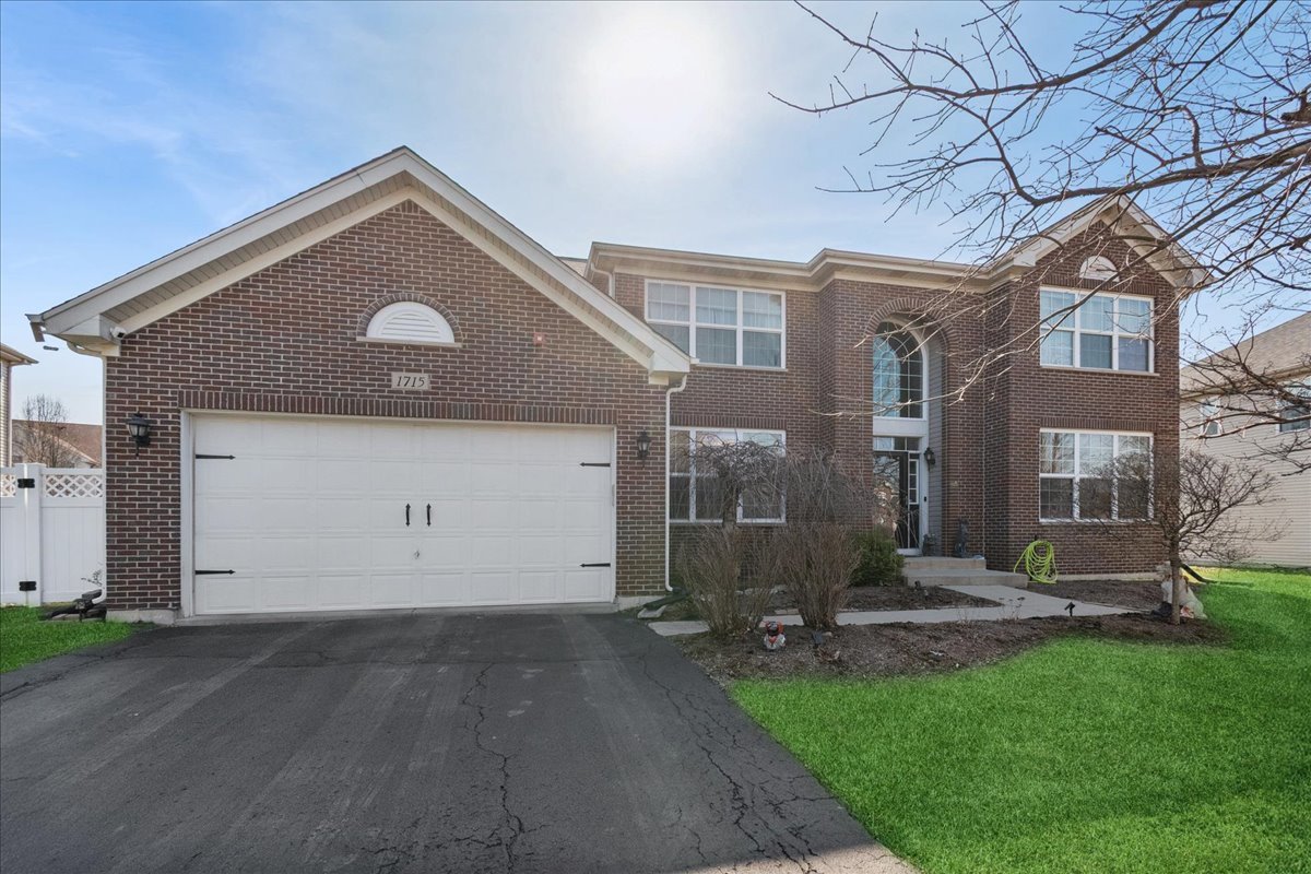 1715 White Oak Lane, Hoffman Estates, IL