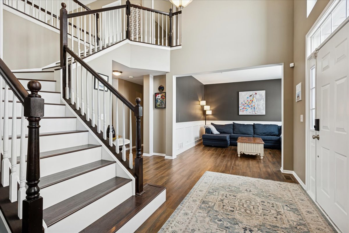 1715 White Oak Lane, Hoffman Estates, IL