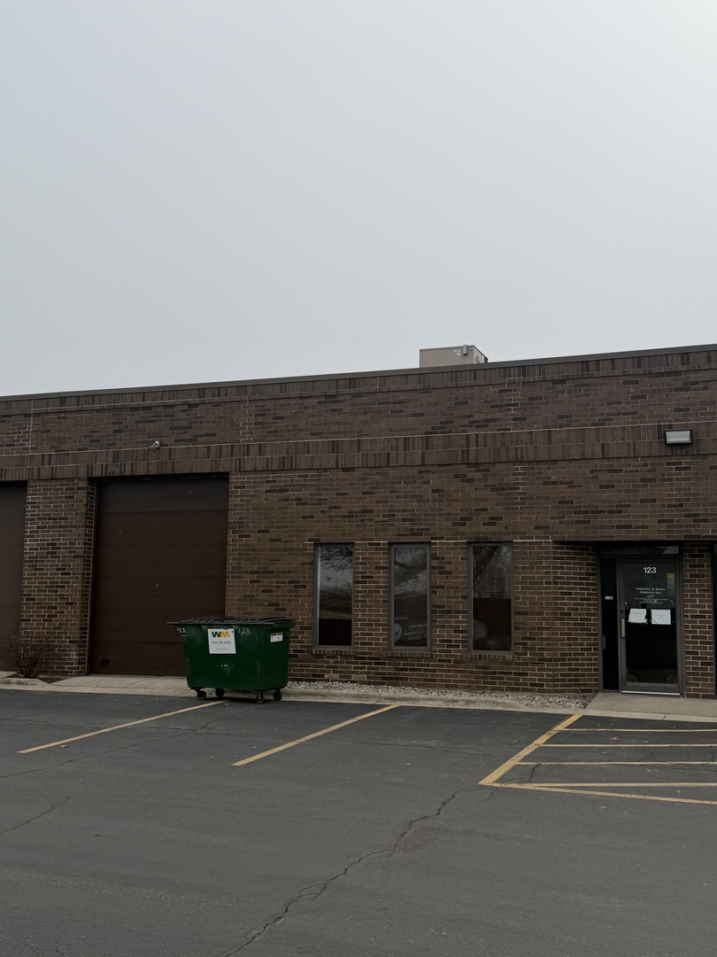 123 Wheeling Road, Wheeling, IL