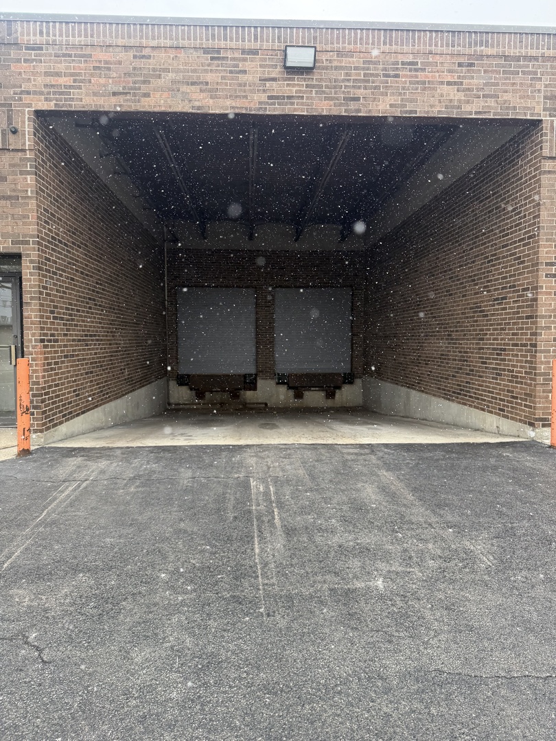 123 Wheeling Road, Wheeling, IL