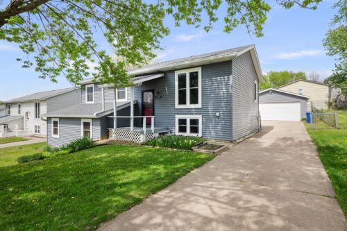 2616 Sheffield Drive, Davenport, IA