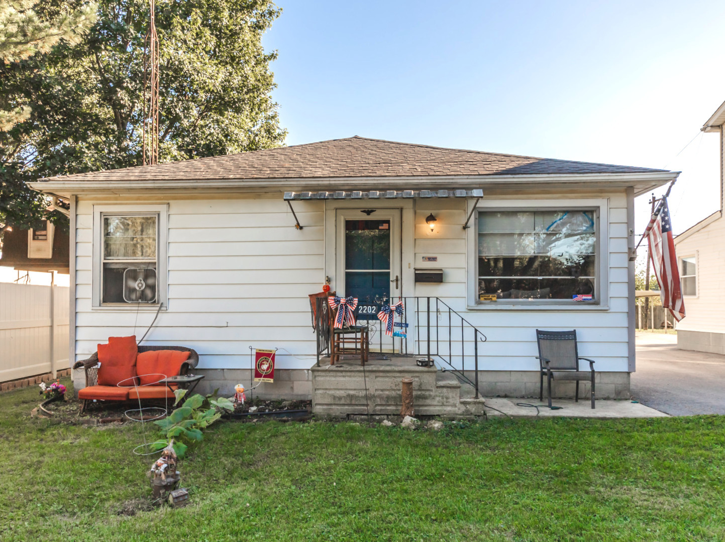 2202 E Washington Street, Joliet, IL