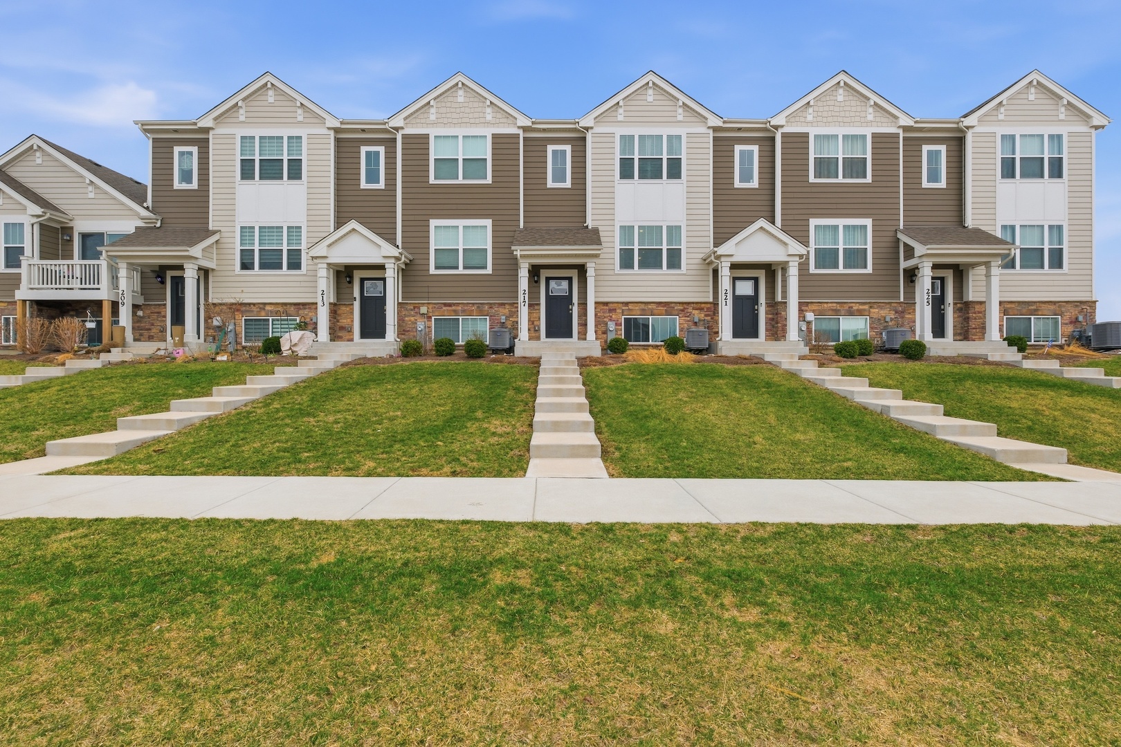 217 Goldenrod Drive, Elgin, IL