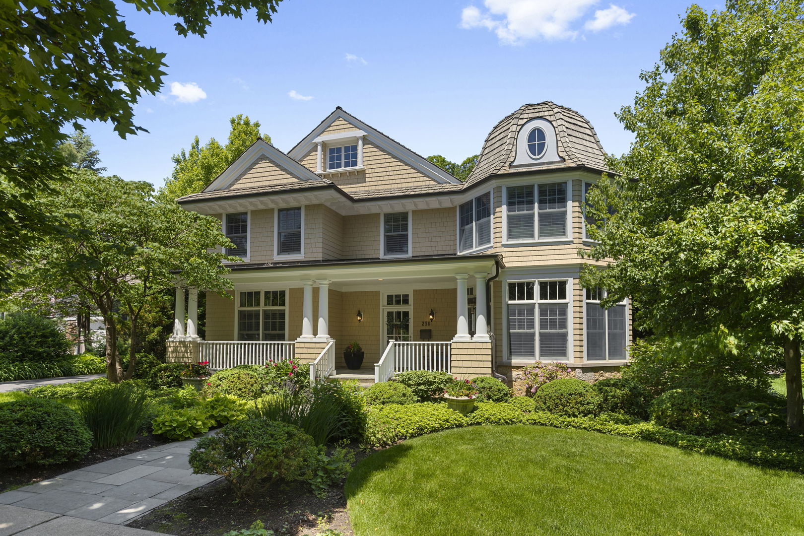 236 E NORTH Avenue, Lake Bluff, IL