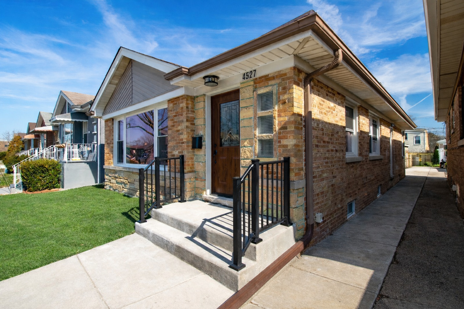 4527 N Newcastle Avenue, Harwood Heights, IL