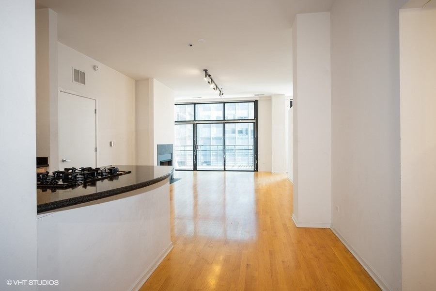 130 S CANAL Street #816, Chicago, IL