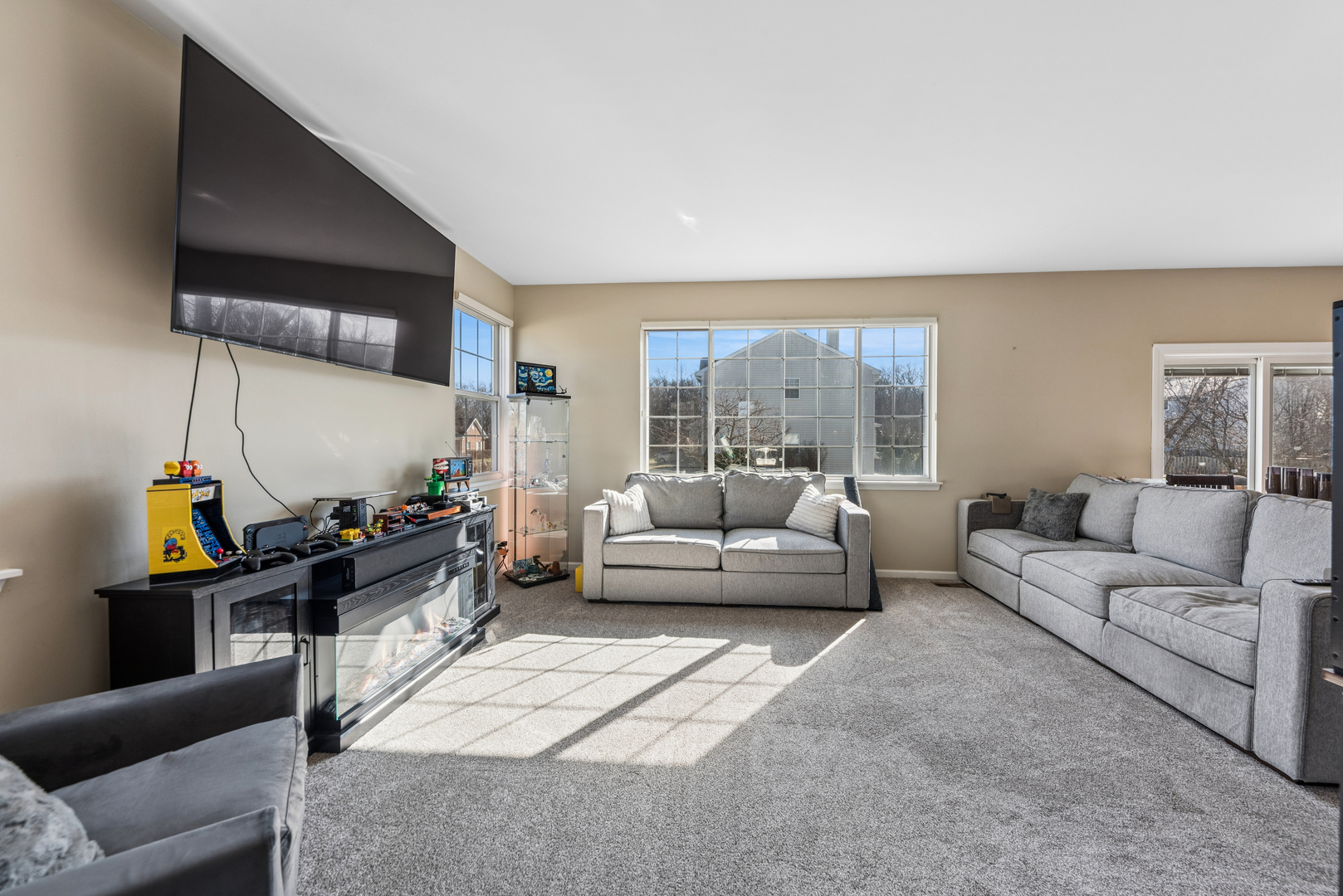 543 Sparrow Court, Lindenhurst, IL