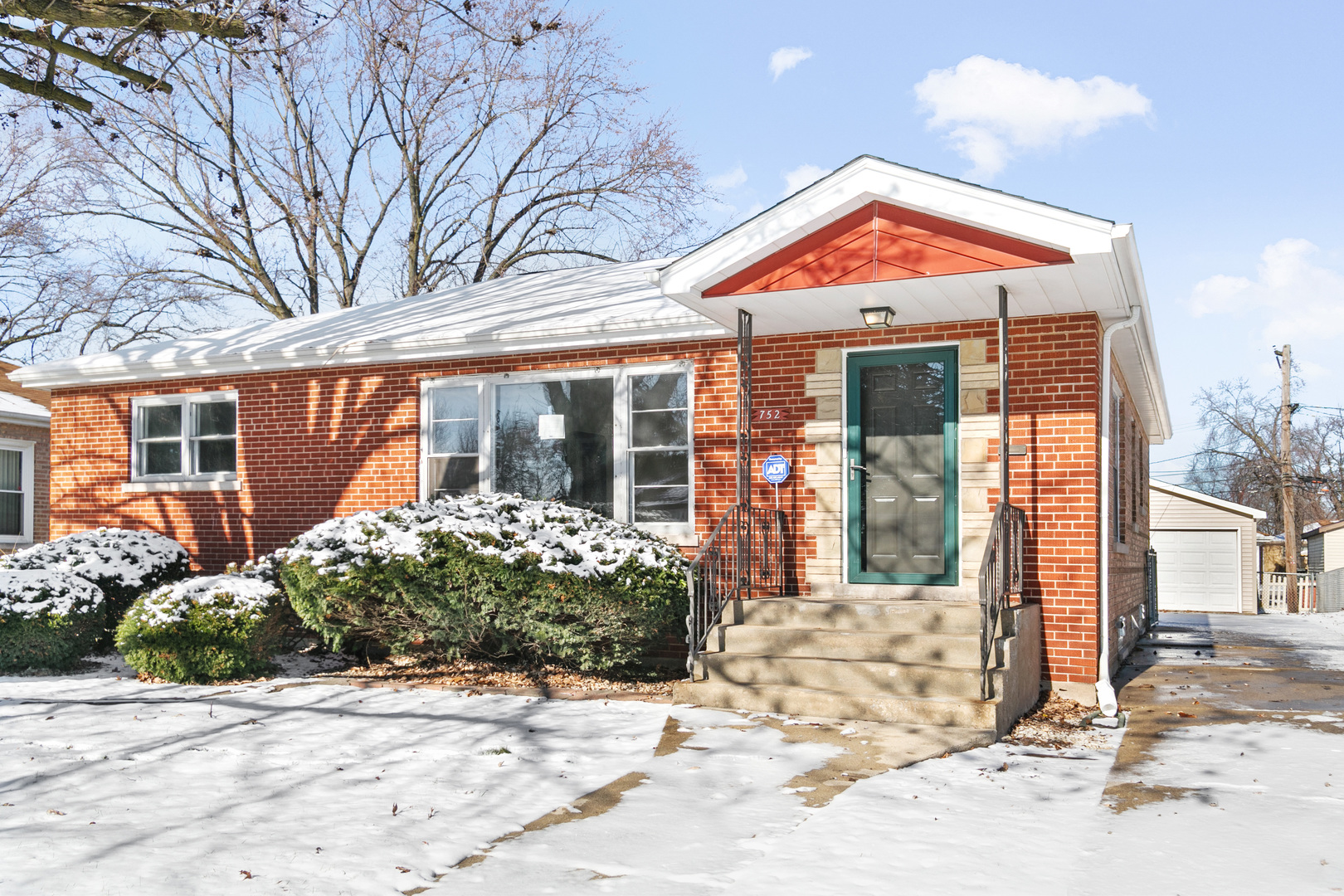 752 E 164th Street, South Holland, IL