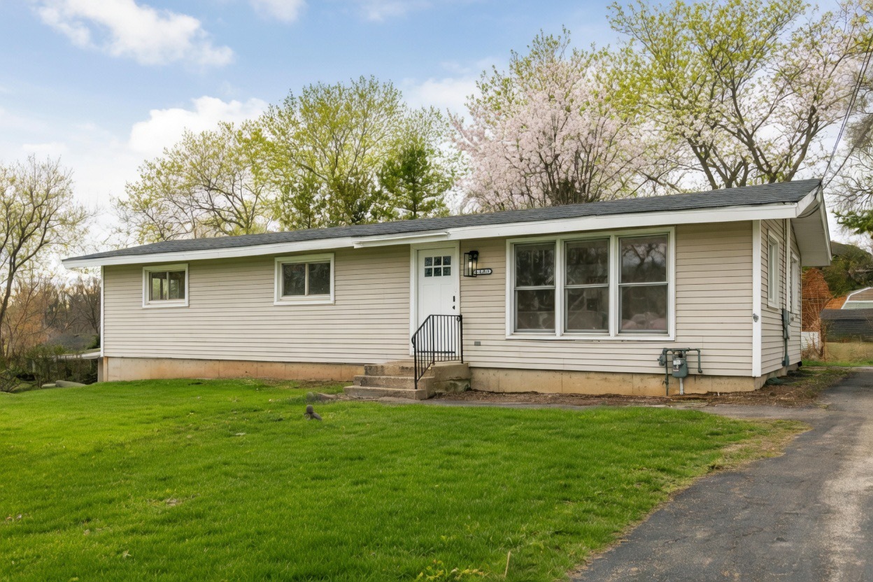 6305 Robert Road, Cary, IL