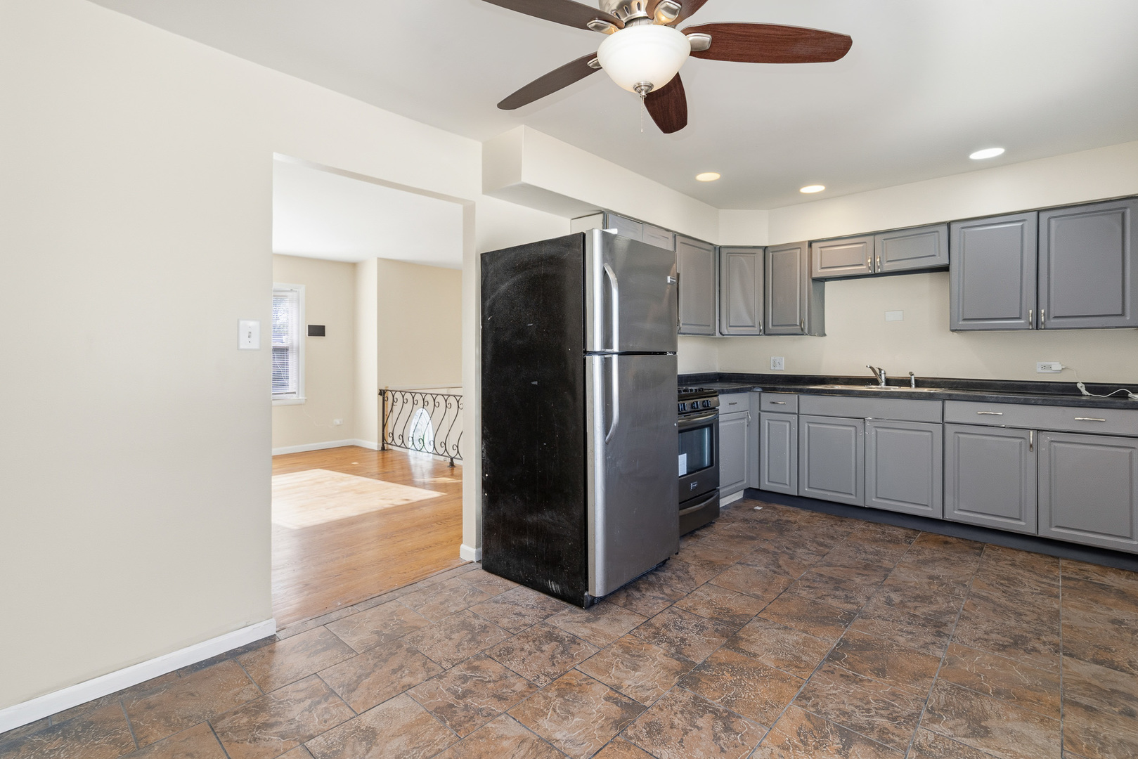 15637 Avalon Avenue, South Holland, IL