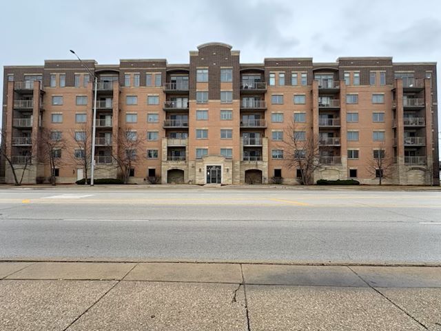 77 N Wolf Road #210, Northlake, IL
