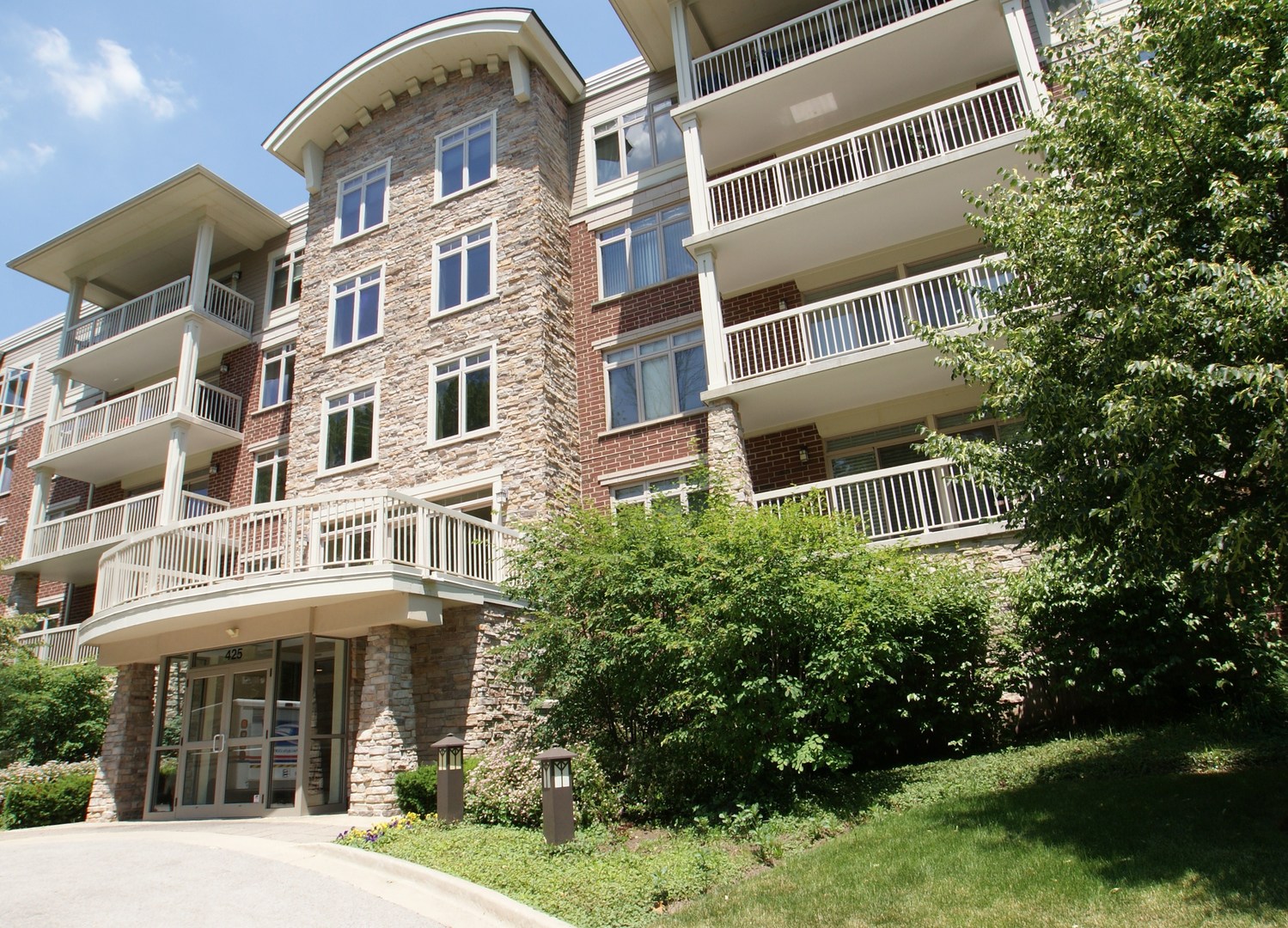 425 BENJAMIN Drive #209, Vernon Hills, IL