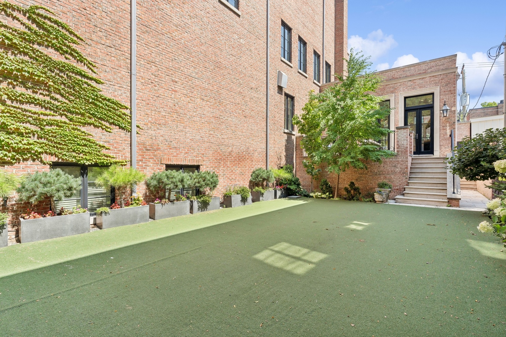 1755 N Mohawk Street, Chicago, IL