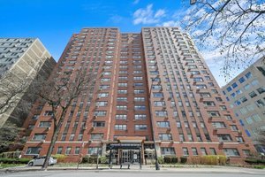 2909 N Sheridan Road #811, Chicago, IL