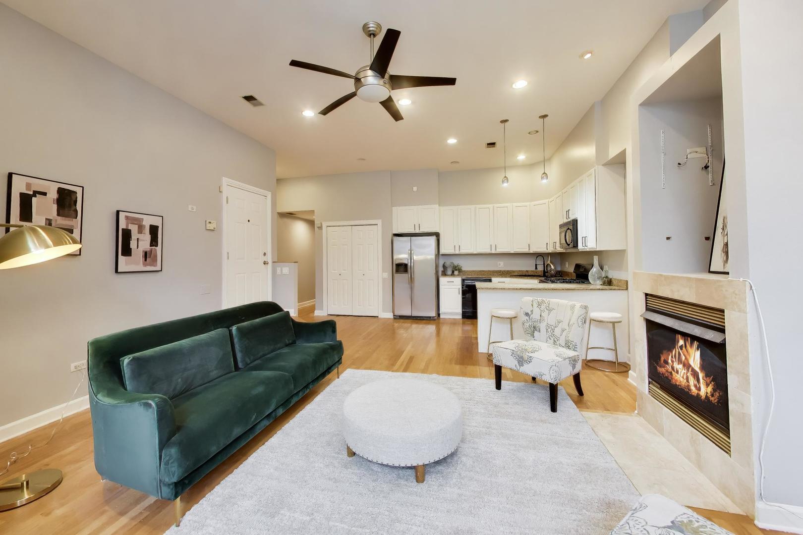 2629 N ASHLAND Avenue #1B, Chicago, IL