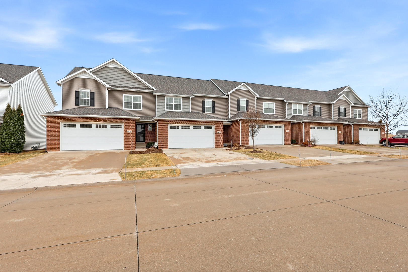 4428 Slate Creek Drive, Bettendorf, IA