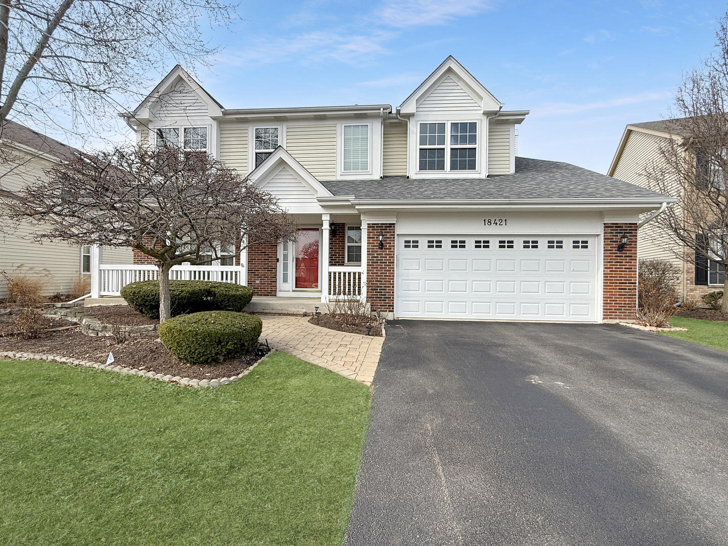 18421 W SPRINGWOOD Drive, Grayslake, IL
