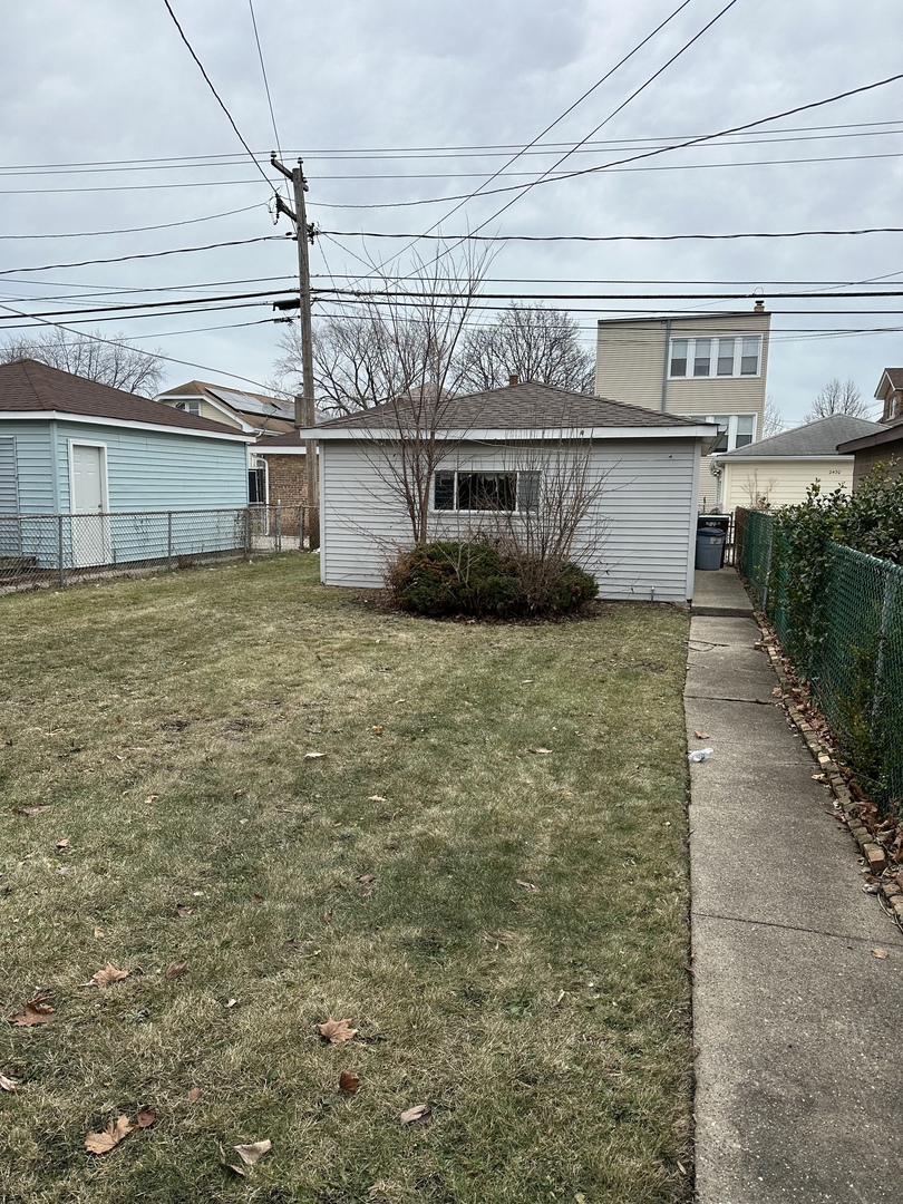 2431 Wesley Avenue, Berwyn, IL