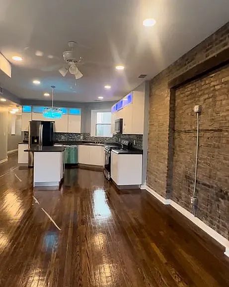 4040 S Calumet Avenue, Chicago, IL